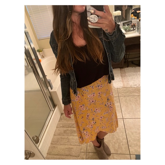 No Boundaries high low skirt - Picture 2 of 4